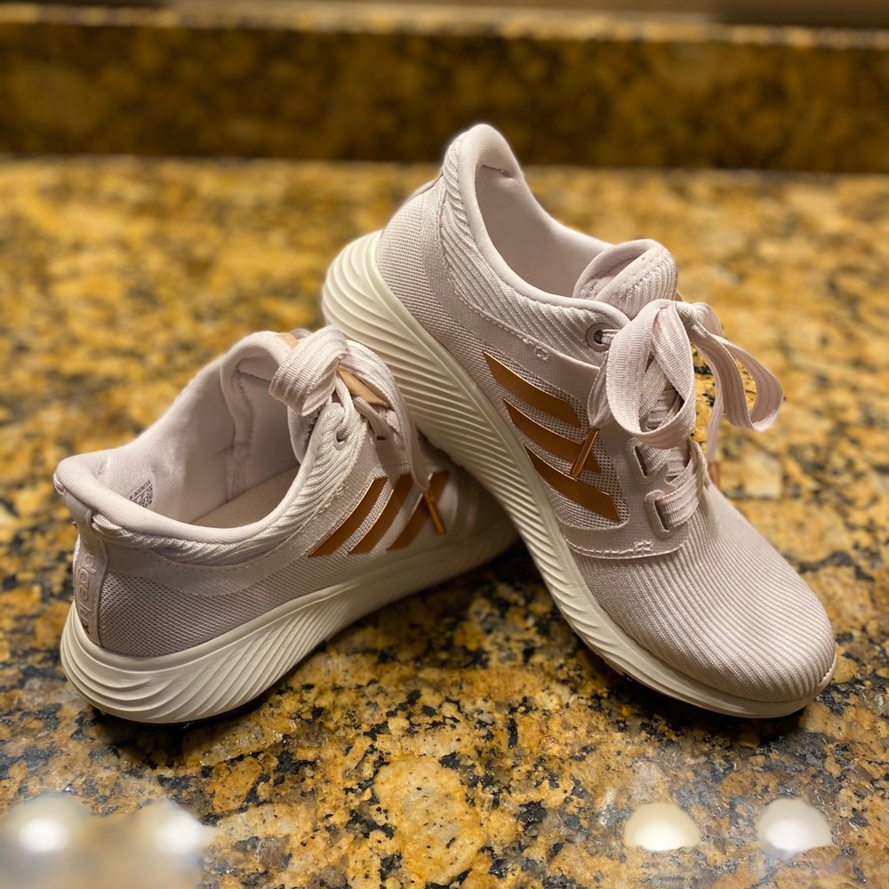 Women’s Adidas Edge Lux 3 shoes